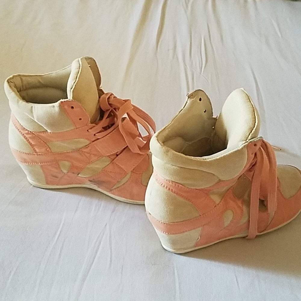Peachy/tan Shoes